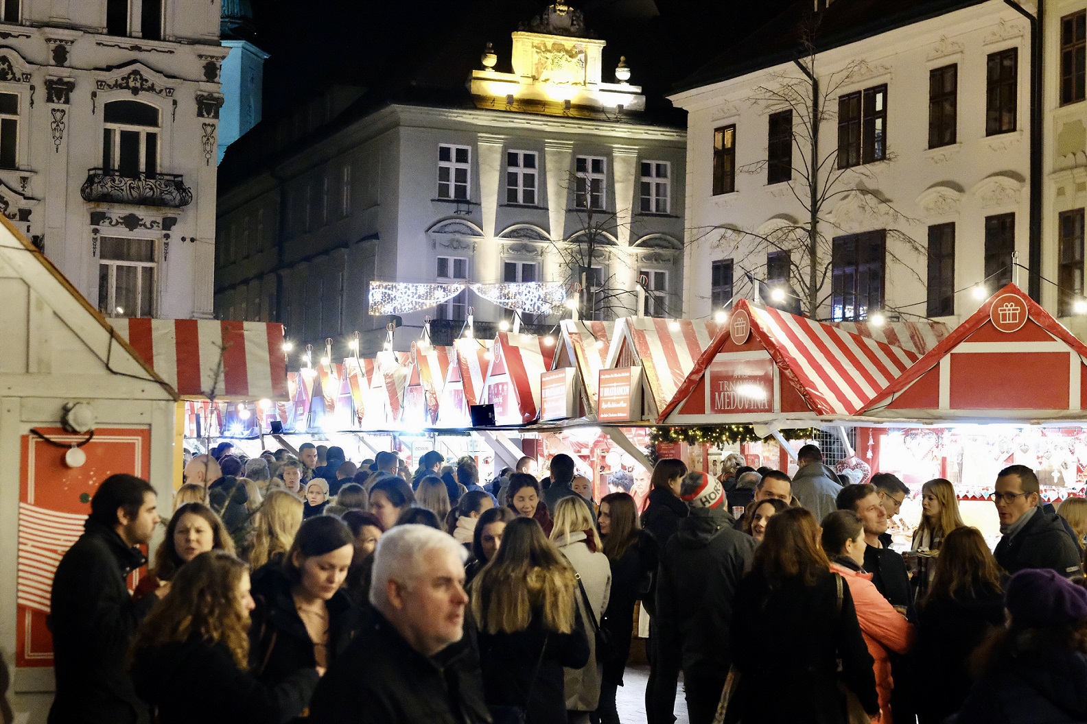 Bratislavské Vianoce Budú Po Dvoch Rokoch Aj S Obľúbenými Vianočnými Trhmi Bratislavský Večerník ️